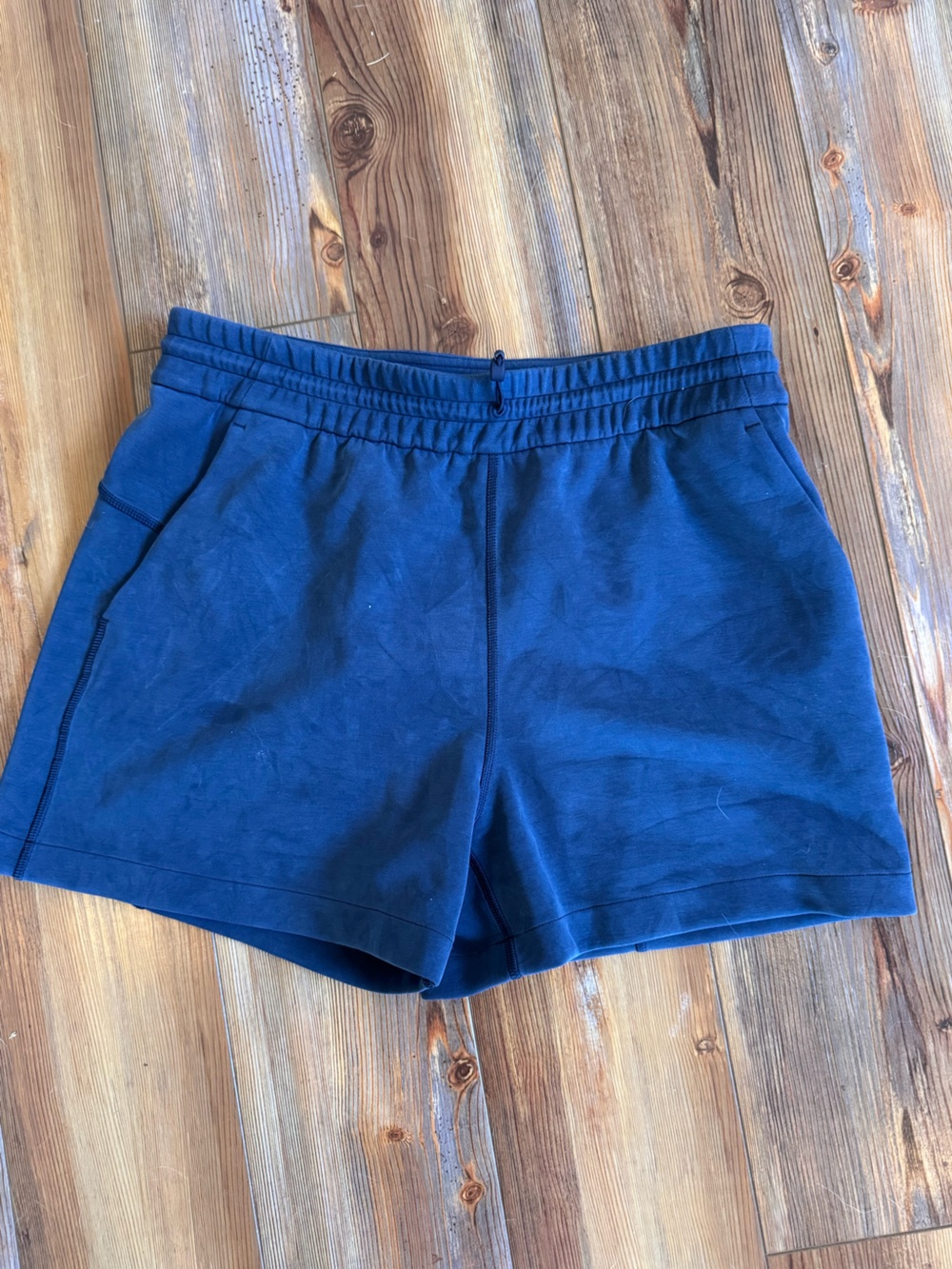 Lululemon Softstreme size 8, Women’s Navy Elastic-Waist Casual Shorts